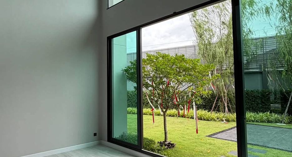 Casa en venta de 5 habitaciones en Taling Chan, Bangkok
