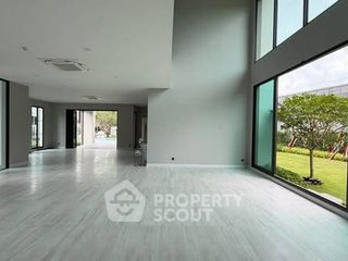 Casa en venta de 5 habitaciones en Taling Chan, Bangkok