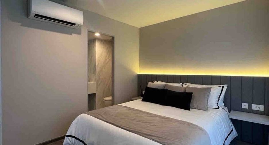 For sale 3 bedrooms condo in Khlong Toei, Bangkok
