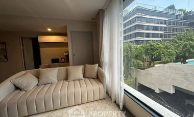 For sale 3 bedrooms condo in Khlong Toei, Bangkok