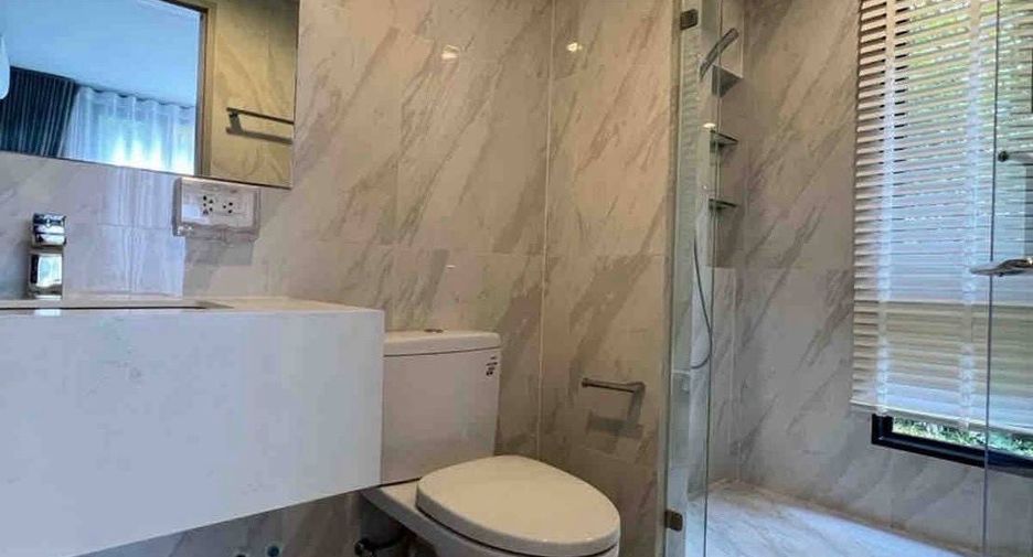 For sale 3 bedrooms condo in Khlong Toei, Bangkok