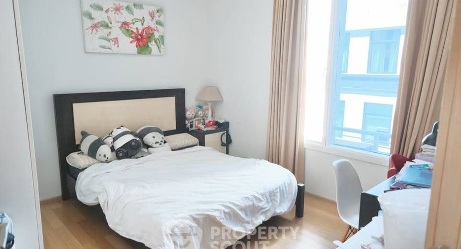 For sale 3 bedrooms condo in Khlong Toei, Bangkok