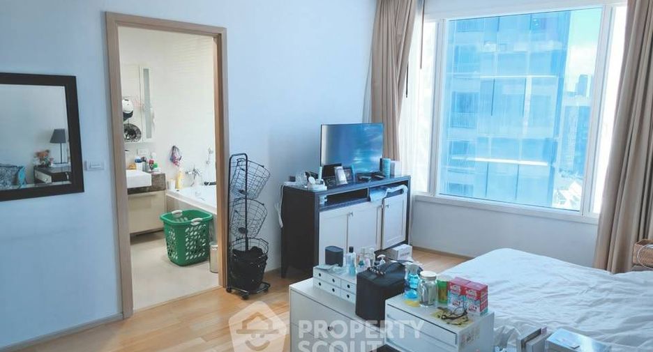 For sale 3 bedrooms condo in Khlong Toei, Bangkok