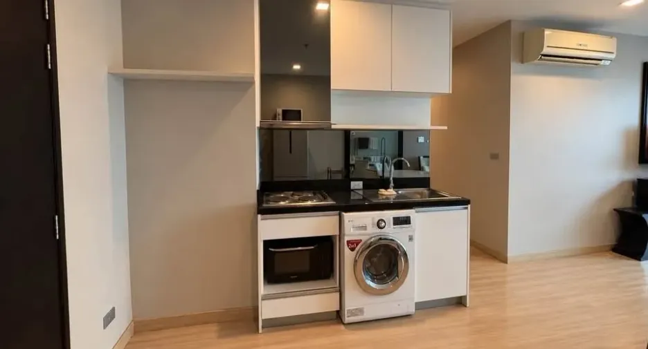 For rent 2 bedrooms condo in Khlong Toei, Bangkok