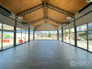 For rent retail Space in Khlong Toei, Bangkok