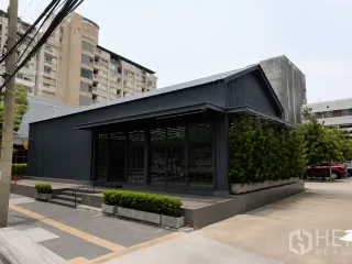 For rent retail Space in Khlong Toei, Bangkok