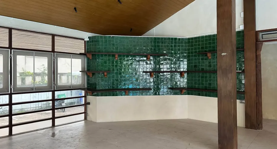 For rent retail Space in Khlong Toei, Bangkok