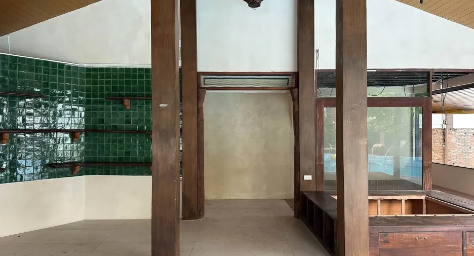 For rent retail Space in Khlong Toei, Bangkok