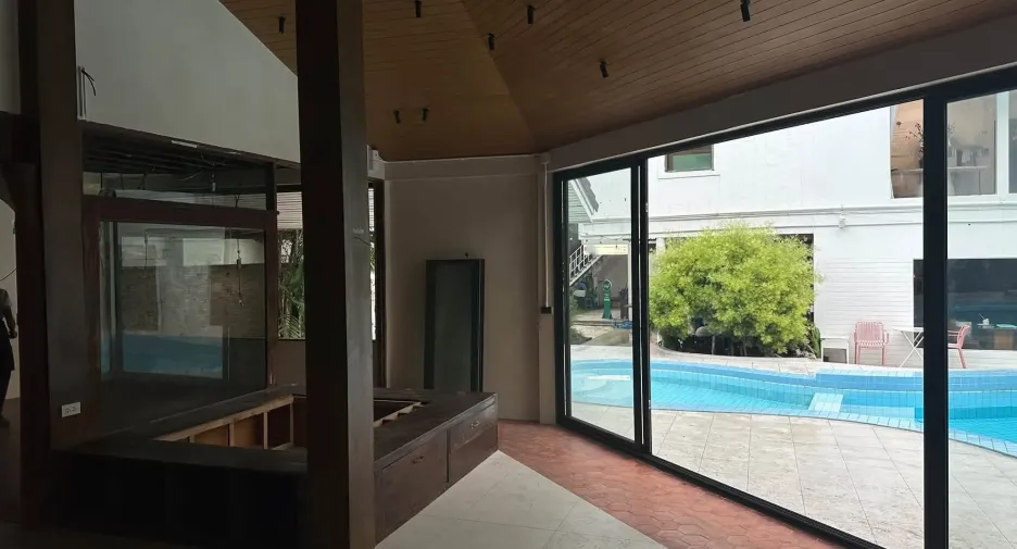 For rent retail Space in Khlong Toei, Bangkok