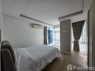For rent 2 bedrooms apartment in Phra Khanong, Bangkok