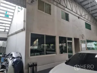 For sale warehouse in Yan Nawa, Bangkok