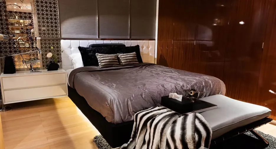For rent 2 bedrooms condo in Yan Nawa, Bangkok