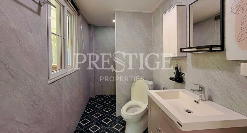For sale 14 bedrooms retail Space in Mueang Rayong, Rayong