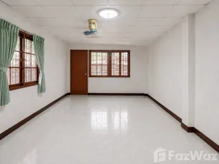 Casa adosada en venta de 3 habitaciones en Mueang Chiang Mai, Chiang Mai