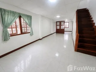 Casa adosada en venta de 3 habitaciones en Mueang Chiang Mai, Chiang Mai