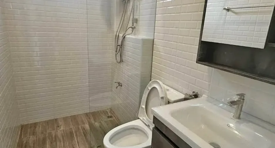 For rent 3 ベッドルーム villa in Hang Dong, Chiang Mai