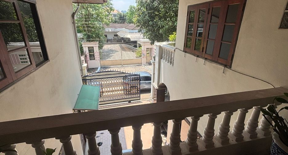 Casa en venta de 4 habitaciones en Watthana, Bangkok