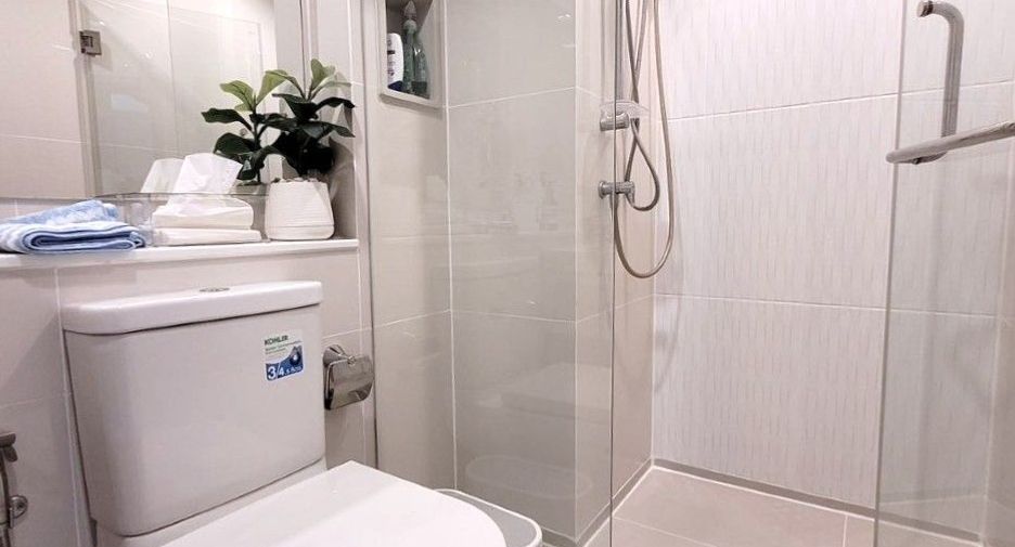 For sale 1 bed condo in Huai Khwang, Bangkok