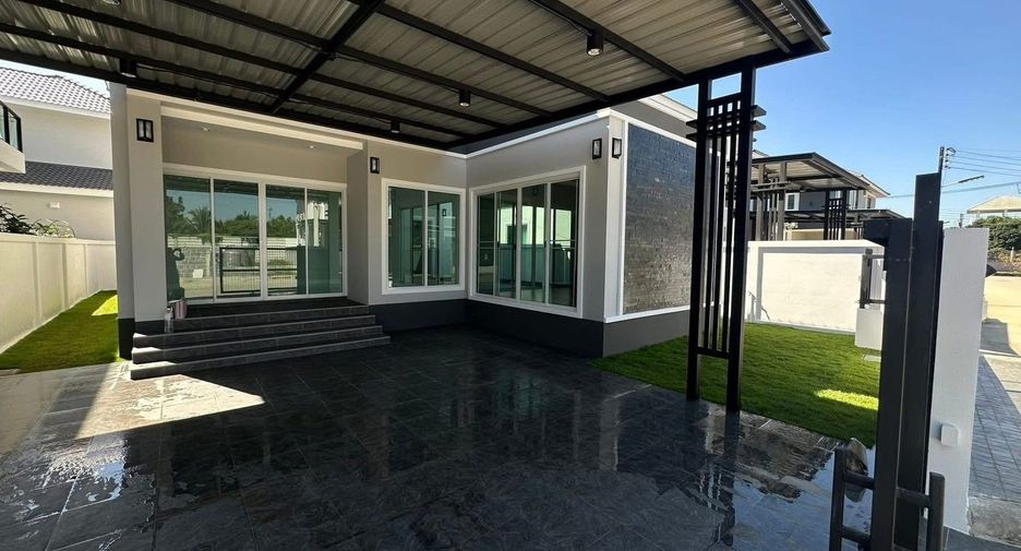 For sale and for rent 4 bedrooms house in San Sai, Chiang Mai