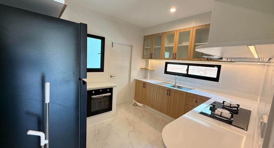 For rent 4 bedrooms house in Mae Rim, Chiang Mai
