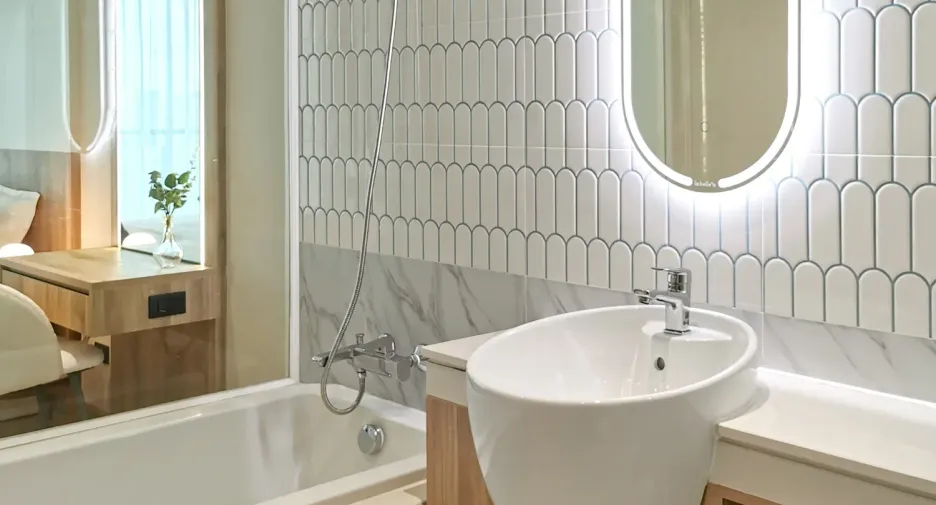 For sale 3 bedrooms condo in Khlong Toei, Bangkok