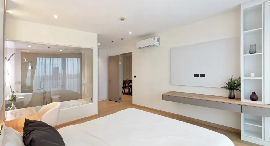 For sale 3 bedrooms condo in Khlong Toei, Bangkok