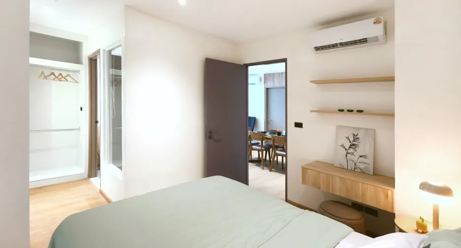 For sale 3 bedrooms condo in Khlong Toei, Bangkok