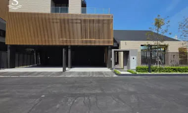 Casa en alquiler de 5 habitaciones en Rat Burana, Bangkok