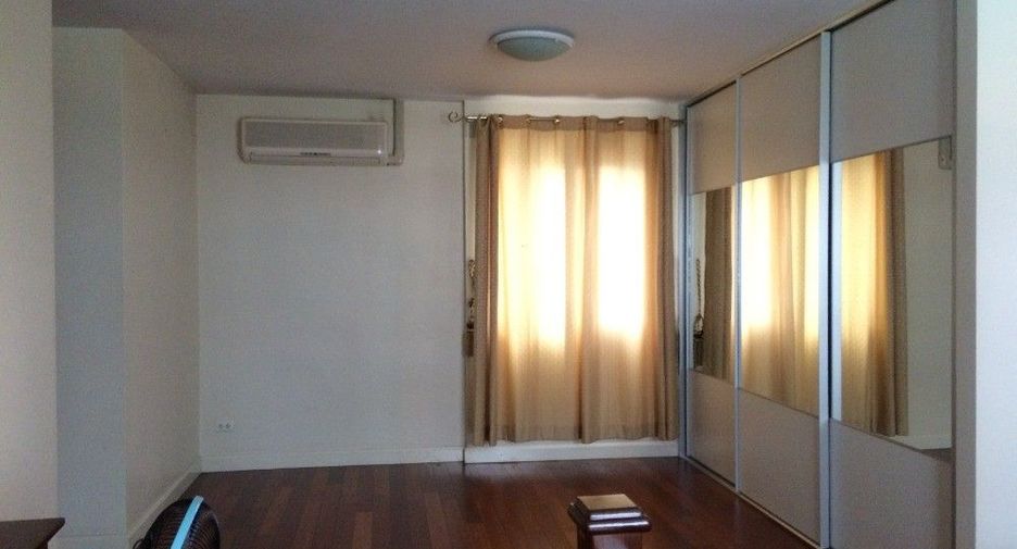 For rent 2 ベッドルーム condo in Yan Nawa, Bangkok