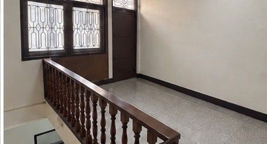 For sale 2 bedrooms retail Space in Sathon, Bangkok