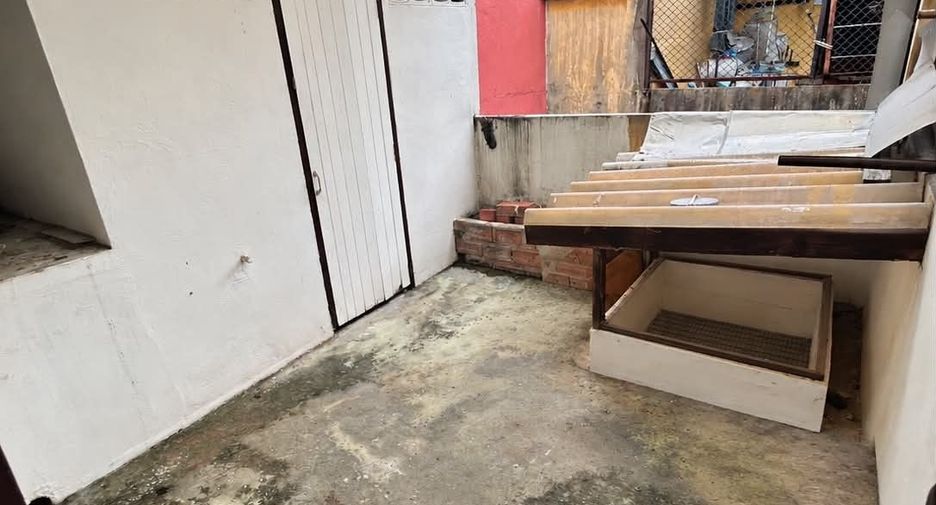 For sale 2 bedrooms retail Space in Sathon, Bangkok