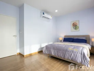 For rent 3 bedrooms townhouse in Lat Phrao, Bangkok