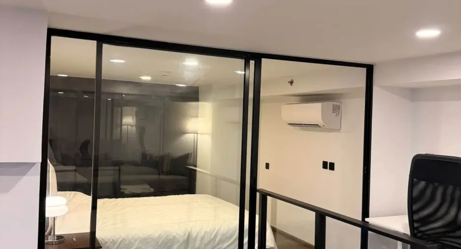 For rent 2 bedrooms condo in Bang Rak, Bangkok