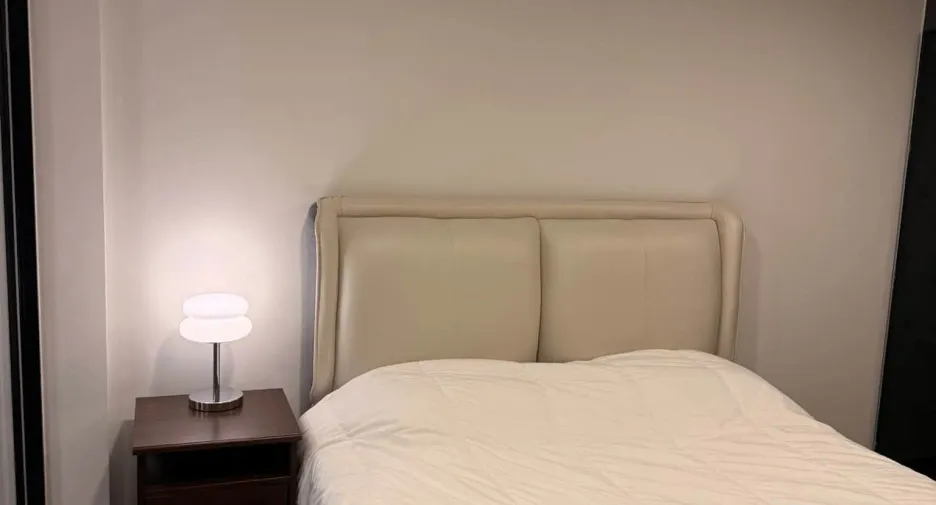 For rent 2 bedrooms condo in Bang Rak, Bangkok
