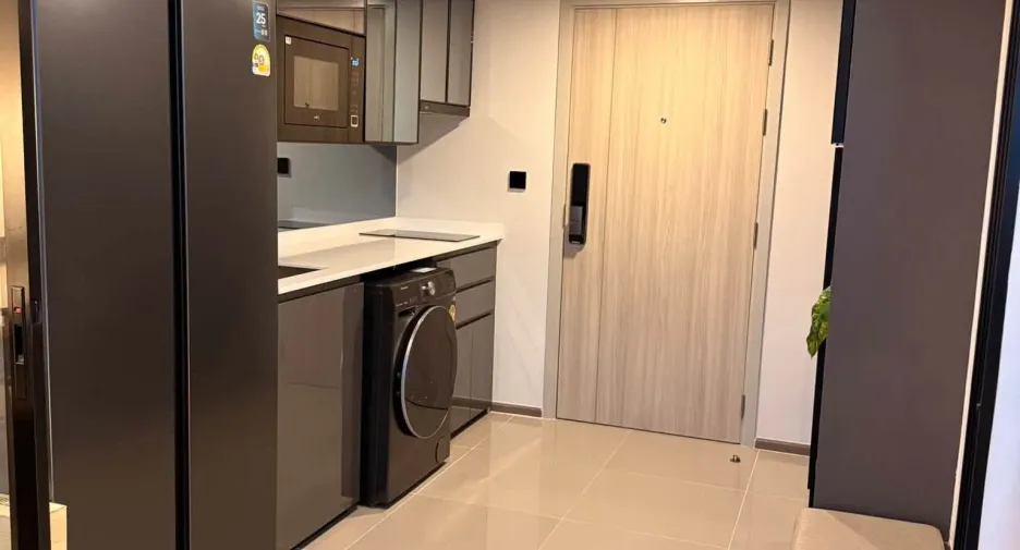 For rent 2 bedrooms condo in Bang Rak, Bangkok