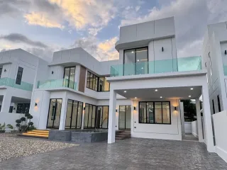 Casa en venta de 4 habitaciones en Hang Dong, Chiang Mai