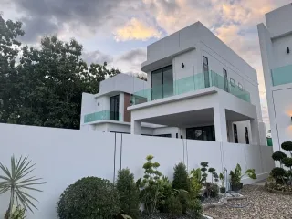Casa en venta de 4 habitaciones en Hang Dong, Chiang Mai