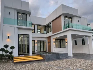 Casa en venta de 4 habitaciones en Hang Dong, Chiang Mai