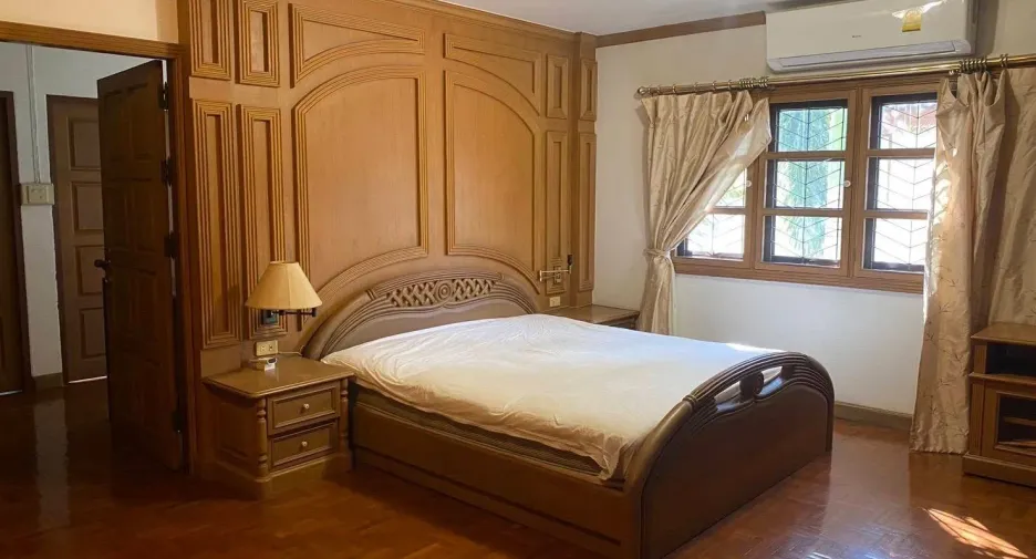 Haus zur Miete mit 4 Zimmer in Mueang Chiang Mai, Chiang Mai
