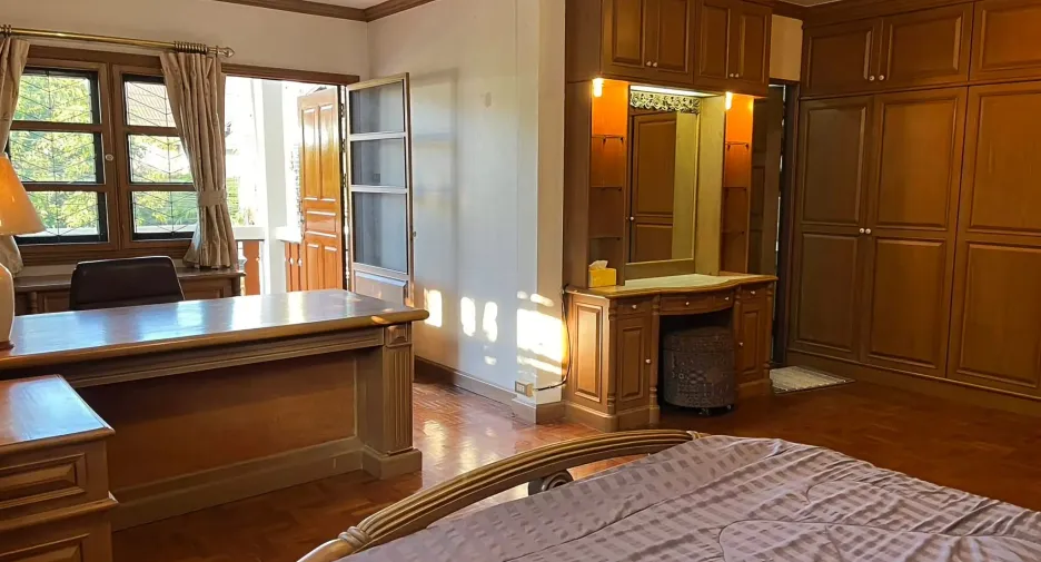 À louer 4 chambres maison à Mueang Chiang Mai, Chiang Mai