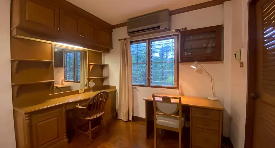 À louer 4 chambres maison à Mueang Chiang Mai, Chiang Mai
