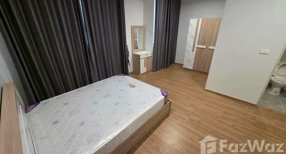 For rent 3 bedrooms townhouse in Bang Phli, Samut Prakan