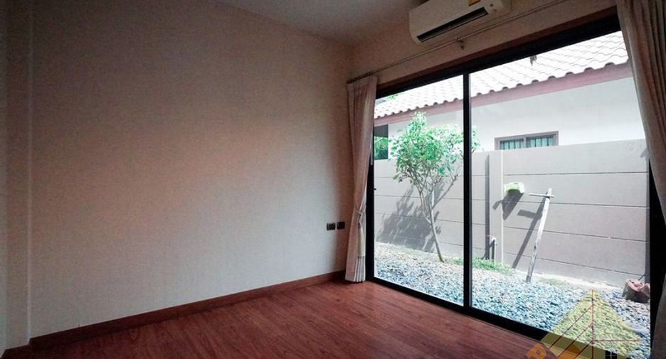 Haus zur Miete und zum Kauf mit 6 Zimmer in Bang Lamung, Chonburi