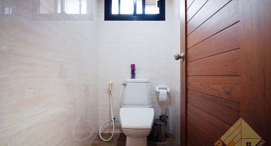 Haus zur Miete und zum Kauf mit 6 Zimmer in Bang Lamung, Chonburi