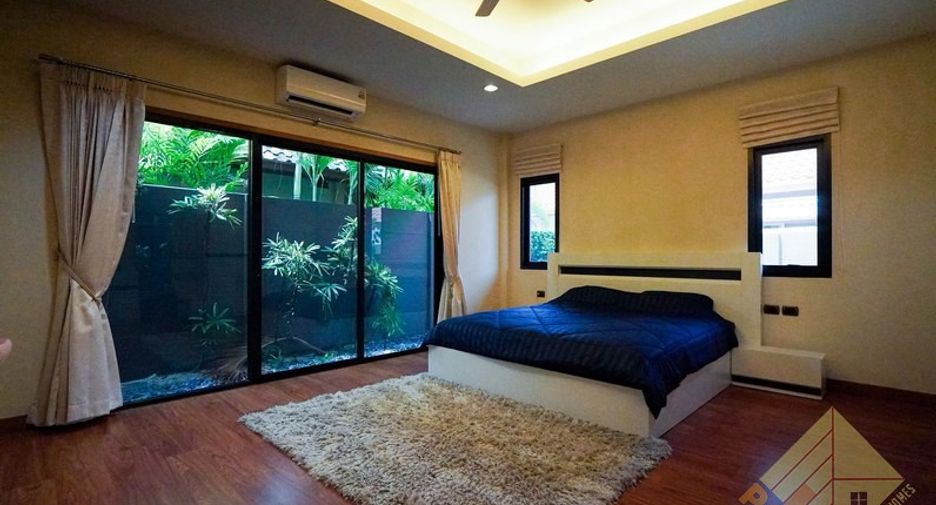 Haus zur Miete und zum Kauf mit 6 Zimmer in Bang Lamung, Chonburi