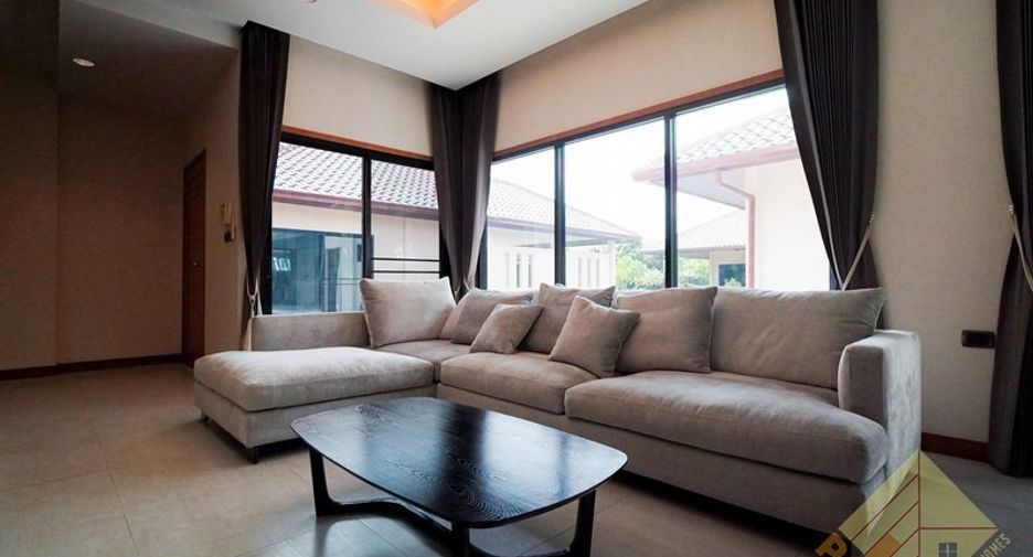 Haus zur Miete und zum Kauf mit 6 Zimmer in Bang Lamung, Chonburi