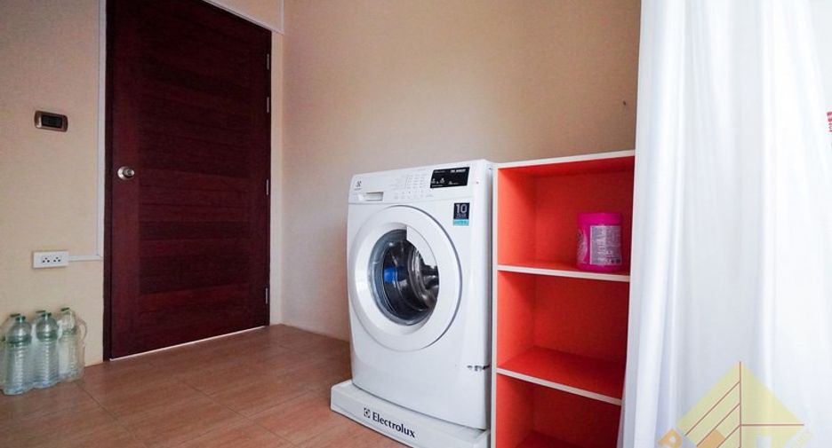 Haus zur Miete und zum Kauf mit 6 Zimmer in Bang Lamung, Chonburi