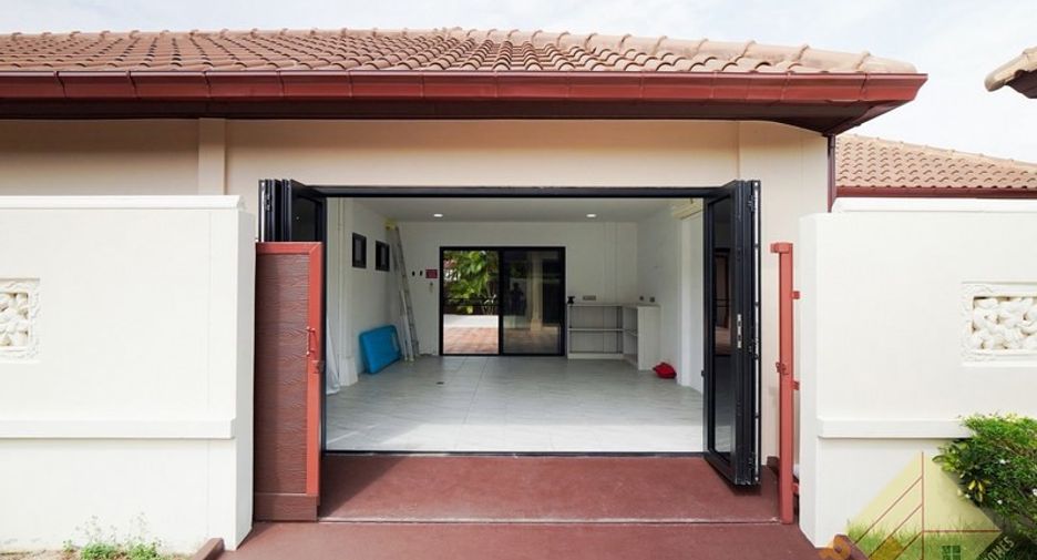 Haus zur Miete und zum Kauf mit 6 Zimmer in Bang Lamung, Chonburi