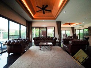 Haus zur Miete und zum Kauf mit 6 Zimmer in Bang Lamung, Chonburi