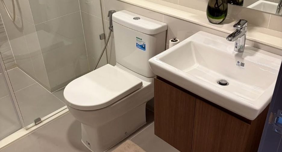 For rent 2 bedrooms condo in Chatuchak, Bangkok